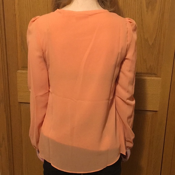 Flowy Blouse - Picture 2 of 4
